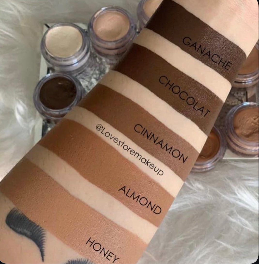 La Mousse Almond corrector alta cobertura Nath Capelo