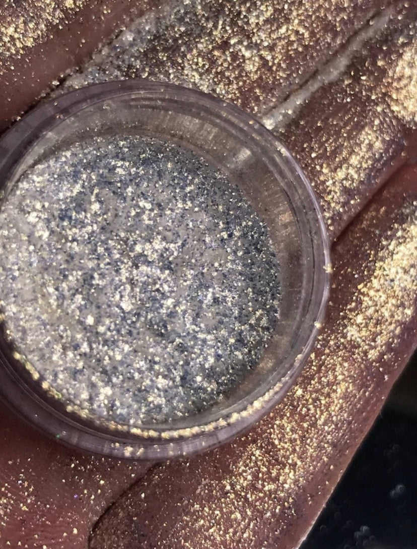 Glitter Snow Gold Use Glow