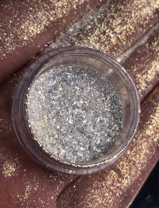 Glitter Snow Gold Use Glow