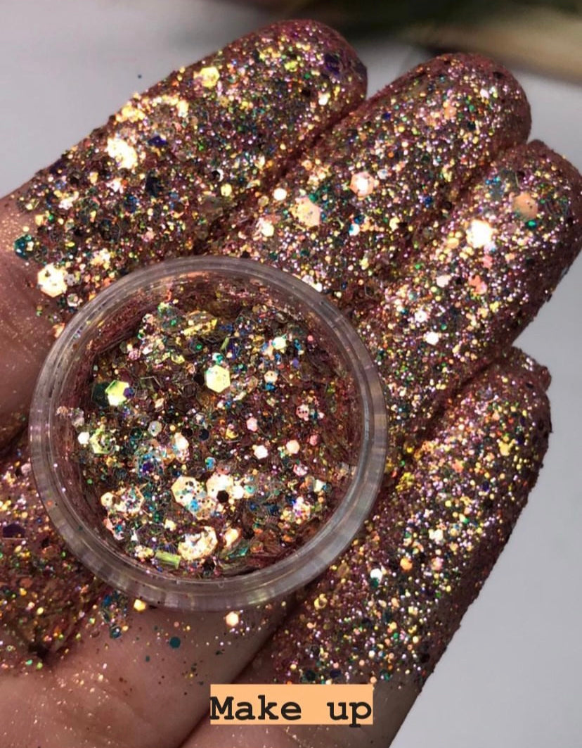 Glitter Make up Use Glow